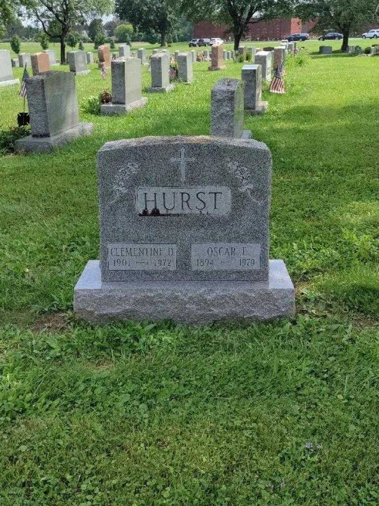 Oscar J. Hurst's grave. Photo 2
