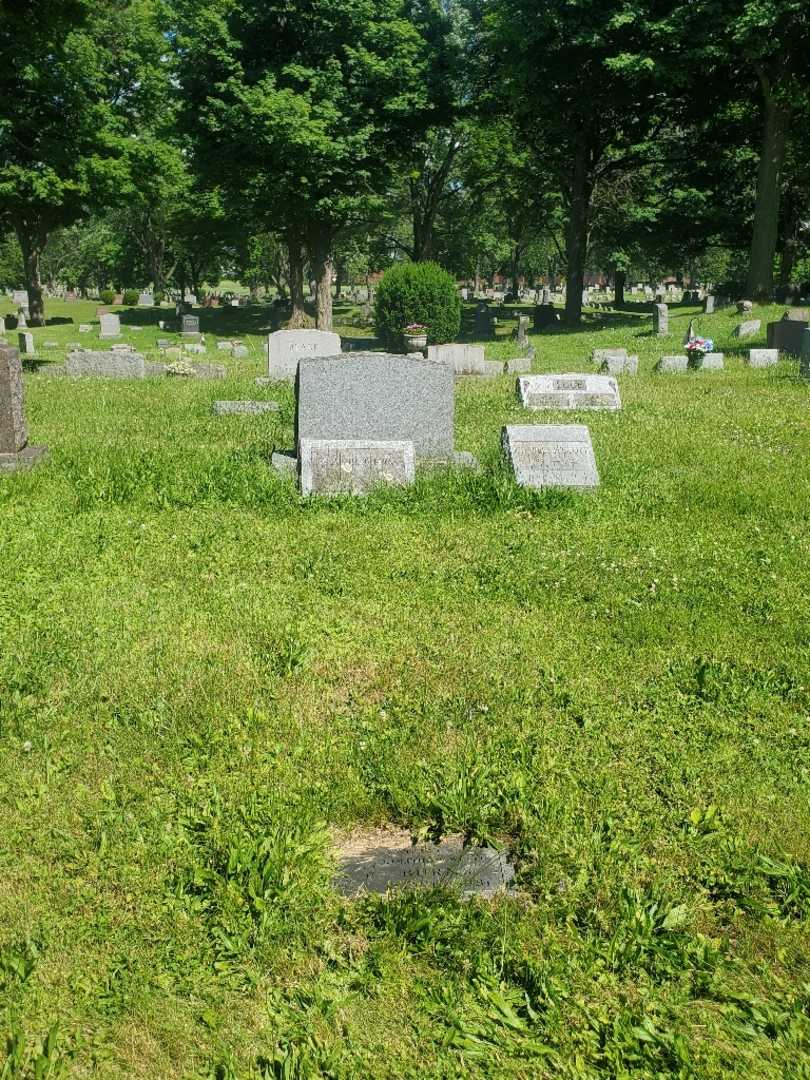 Jonathan Wesley Burns's grave. Photo 1