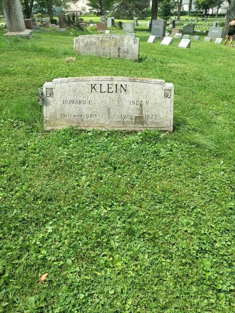 Inez V. Klein's grave. Photo 2