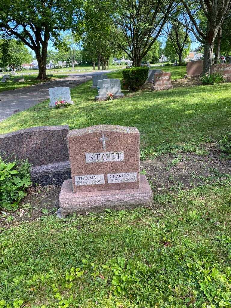 Charles H. Stott's grave. Photo 2
