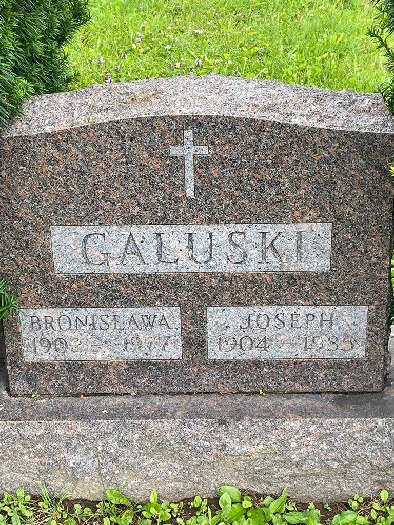 Bronislawa Galuski's grave. Photo 3