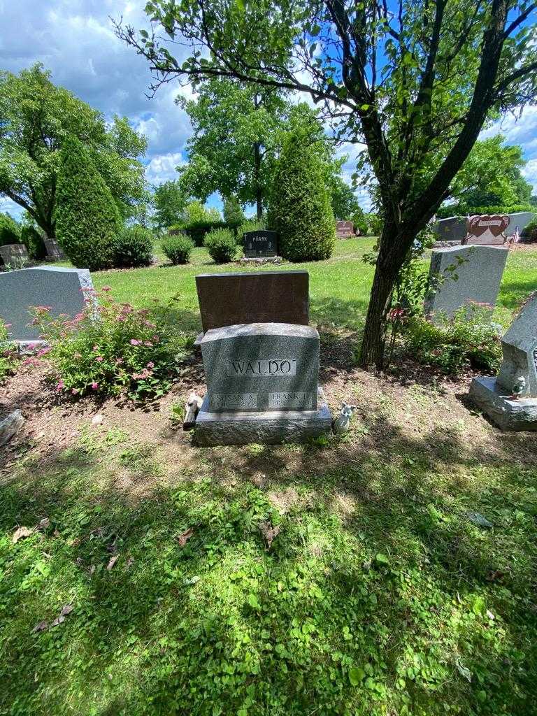 Frank D. Waldo's grave. Photo 1