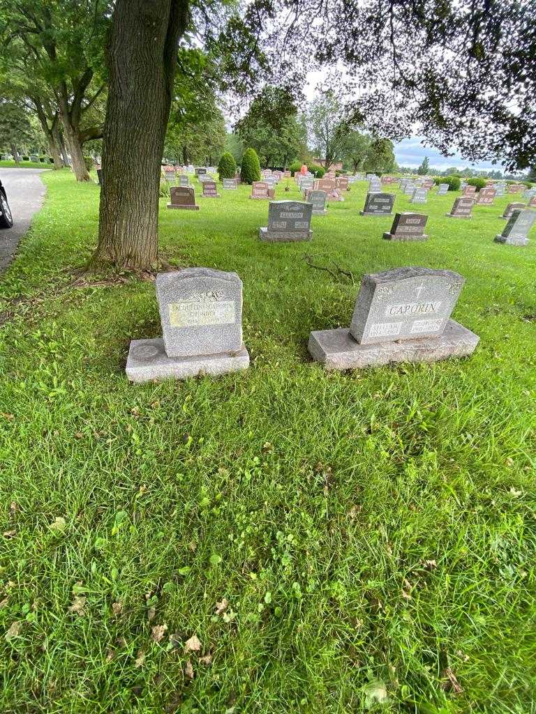 Jacqueline Caporin Grunder's grave. Photo 1