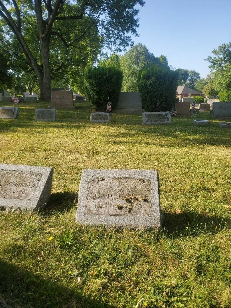 Carl H. Schrieber's grave. Photo 2