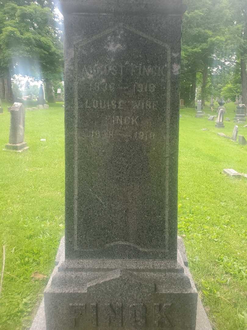 August Finck Senior's grave. Photo 4