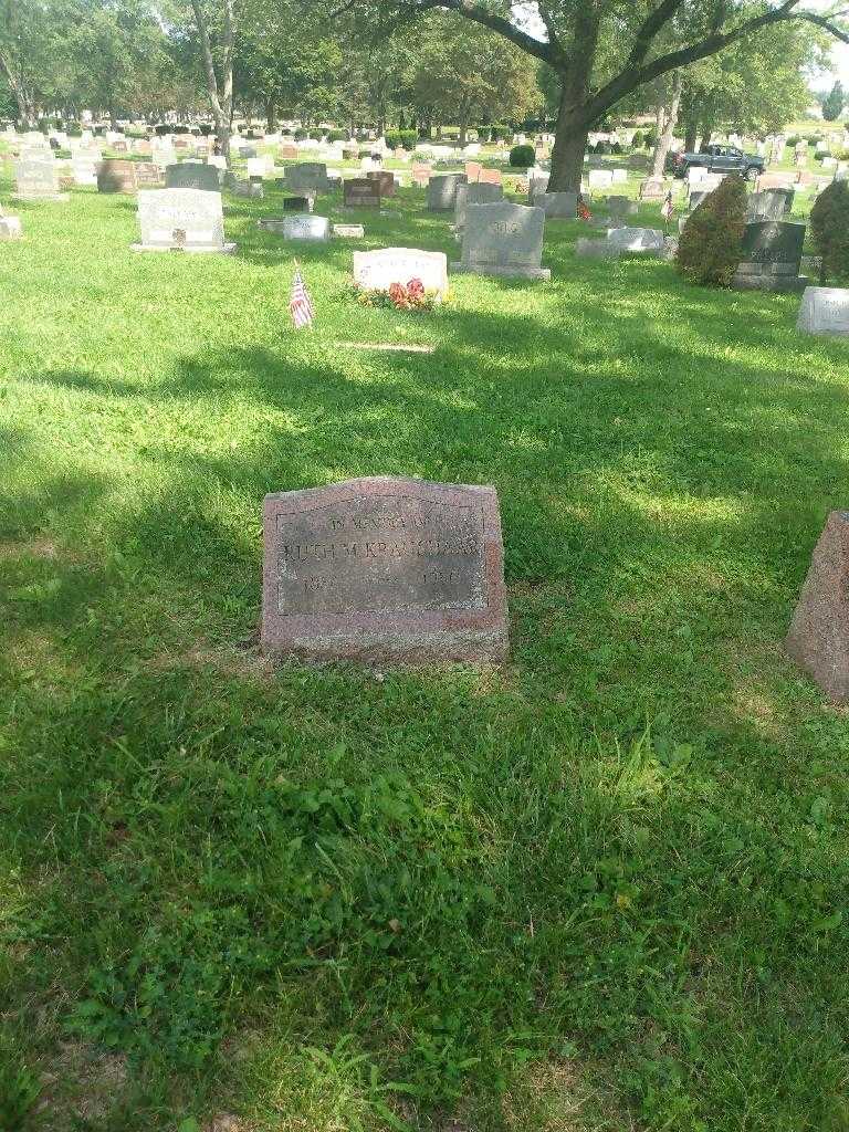Ruth M. Kraushaar's grave. Photo 1
