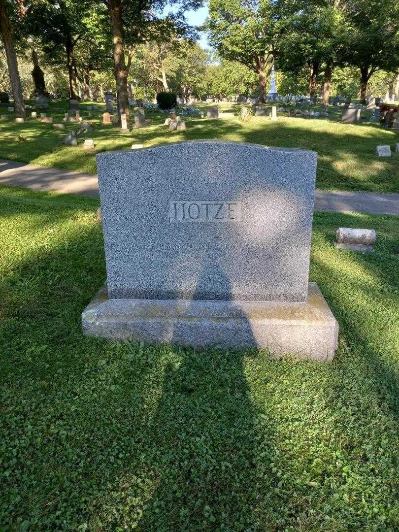 Jane E. Hotze's grave. Photo 4