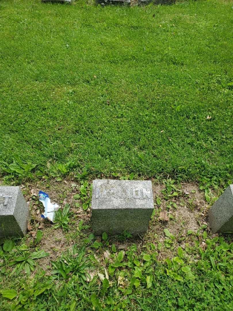 Marion Couvrette's grave. Photo 5