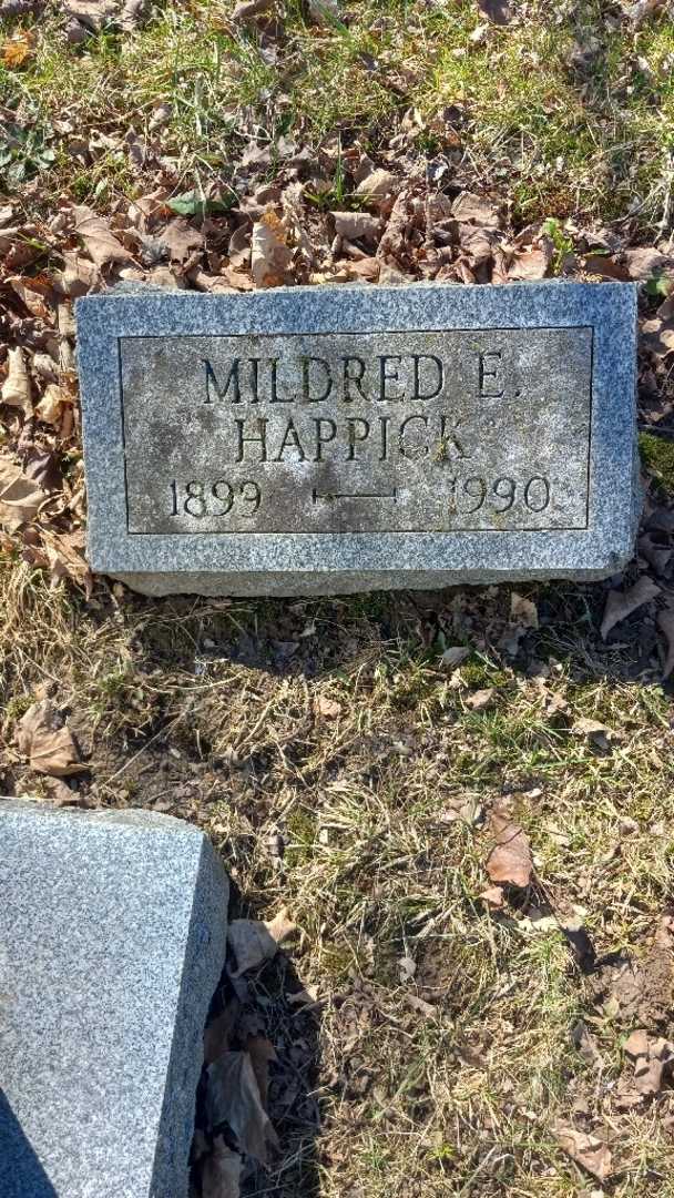 Mildred E. Happich's grave. Photo 4