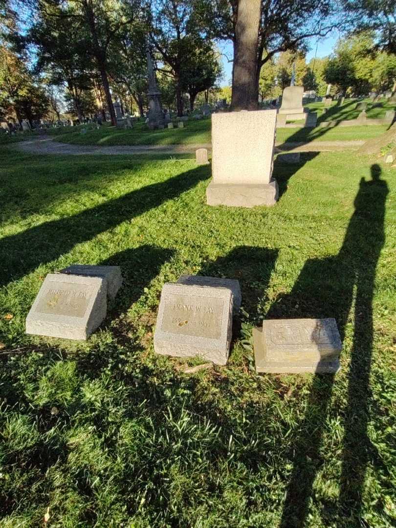 Frank W. Fay's grave. Photo 1