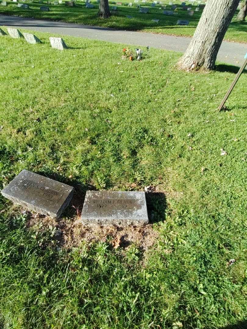 William F. Gladwin's grave. Photo 1