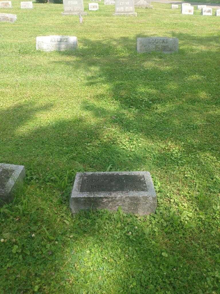 George C. Russell's grave. Photo 1