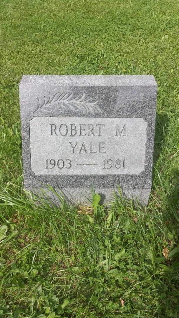 Robert M. Yale's grave. Photo 4