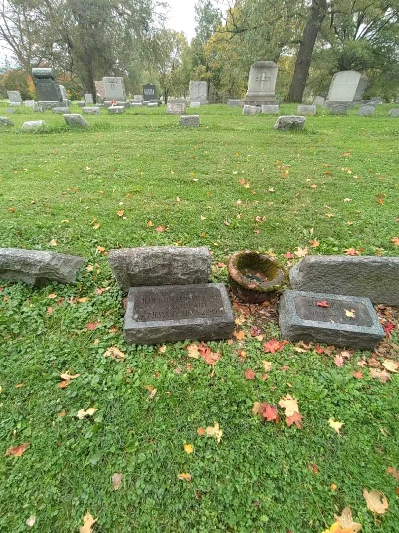 Jessamy Conine Kingsley's grave. Photo 2