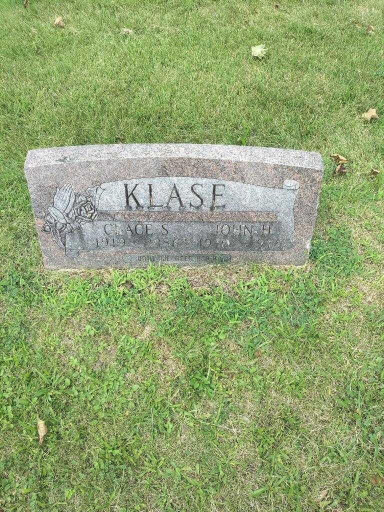 John H. Klase's grave. Photo 1