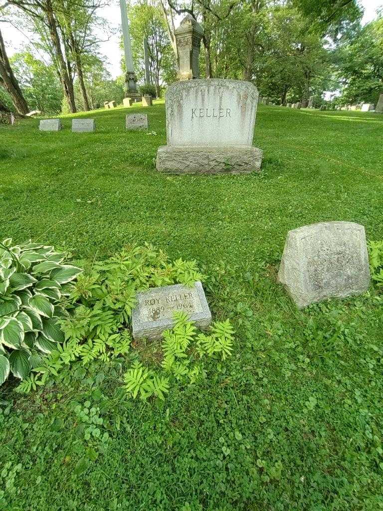 Roy Keller's grave. Photo 1