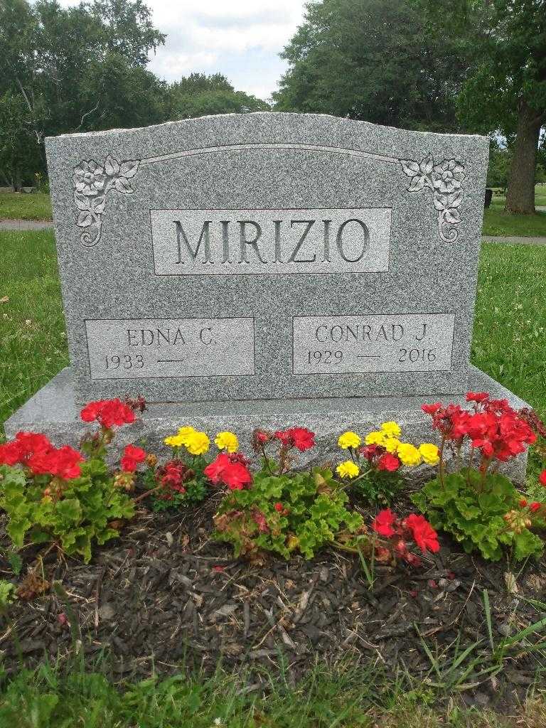 Edna C. Mirizio's grave. Photo 2