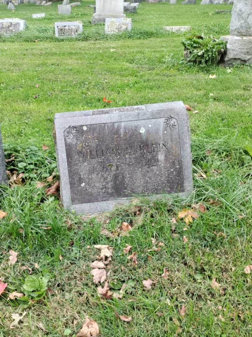 William H. Klein's grave. Photo 2