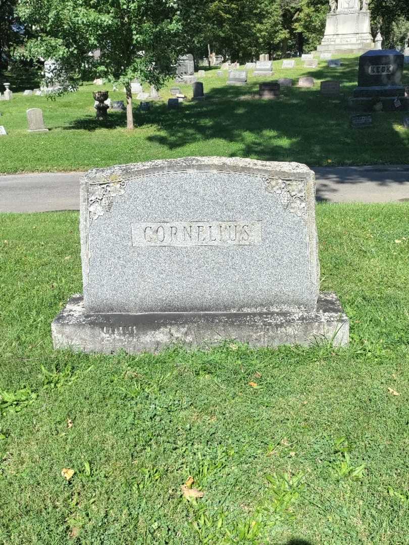 Arthur L. Cornelius's grave. Photo 2