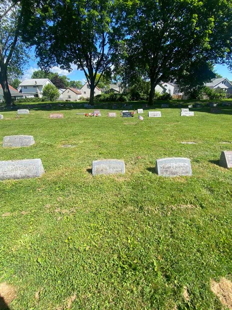 Vivian E. Schwald's grave. Photo 1