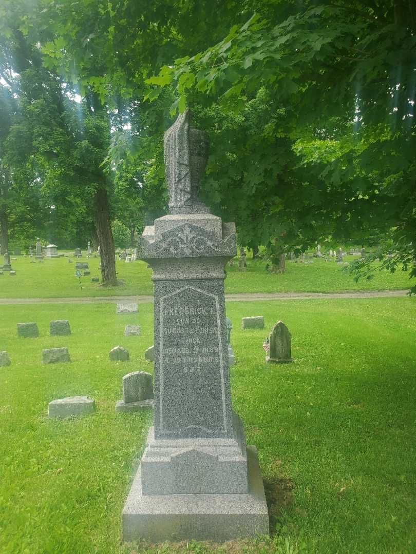 Frederick T. Finck's grave. Photo 2