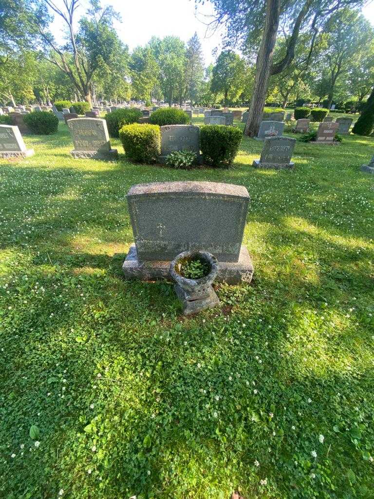 William Duquette's grave. Photo 1