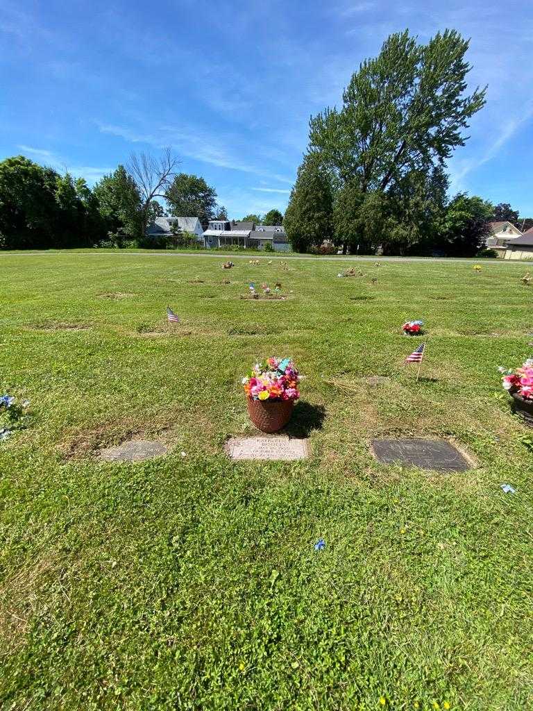 Kathllen Bentley's grave. Photo 1