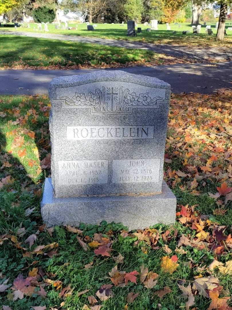 Anna Maser Roeckelein's grave. Photo 2