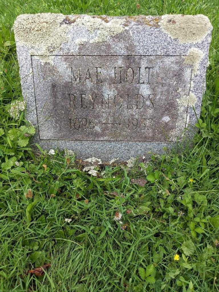 Mae Holt Reynolds's grave. Photo 3