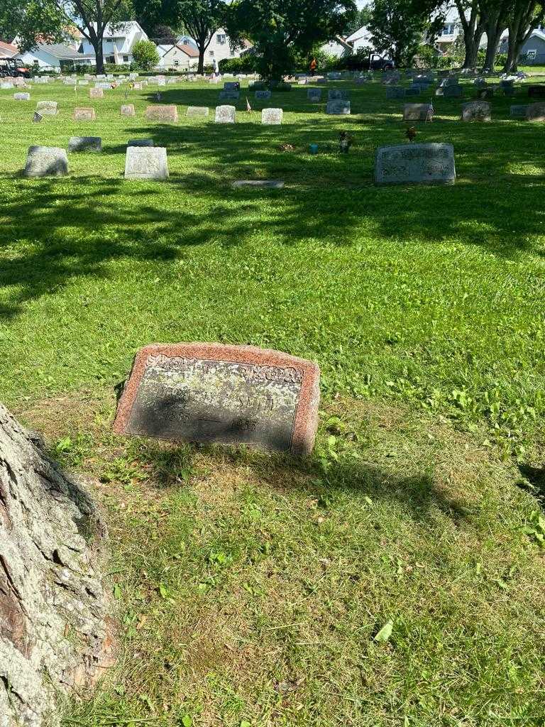 Dorothy I. Smith's grave. Photo 2