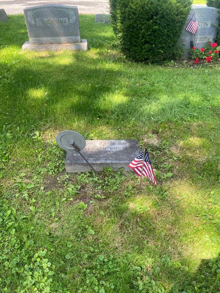 Frederick H. Wiegand's grave. Photo 2