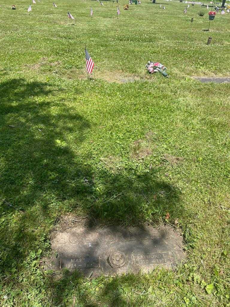 Mary J. Egerbrecht's grave. Photo 3