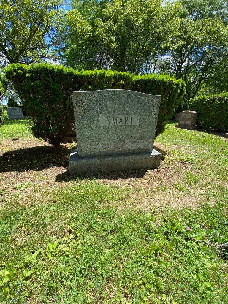 Ann Smart Bylsma's grave. Photo 1