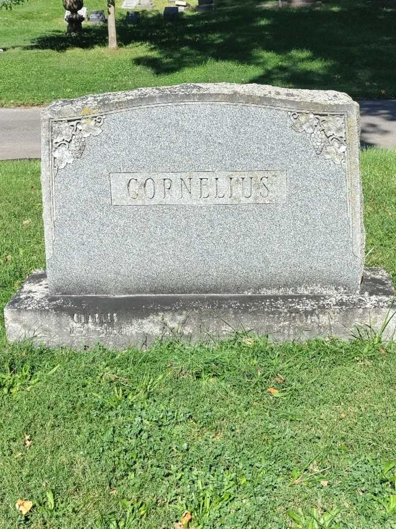 Lillian M. Cornelius's grave. Photo 3