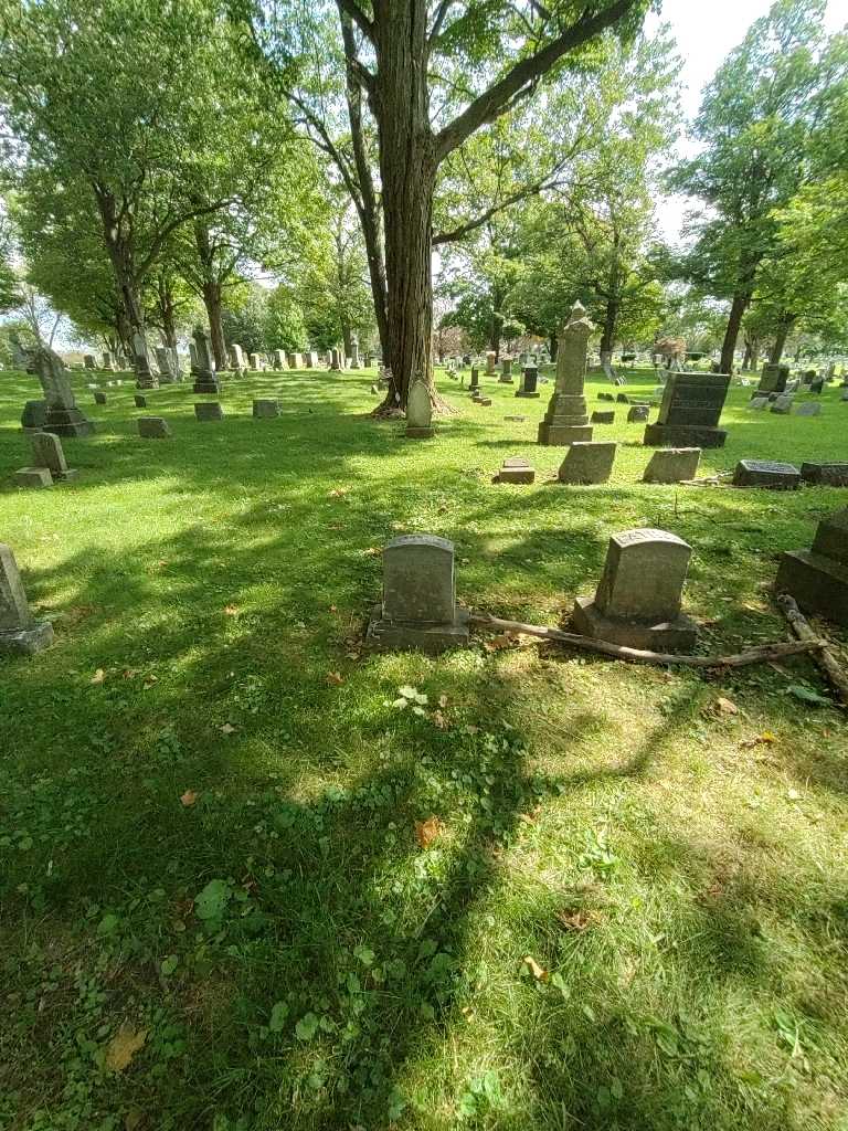 Margaret Hardter's grave. Photo 1