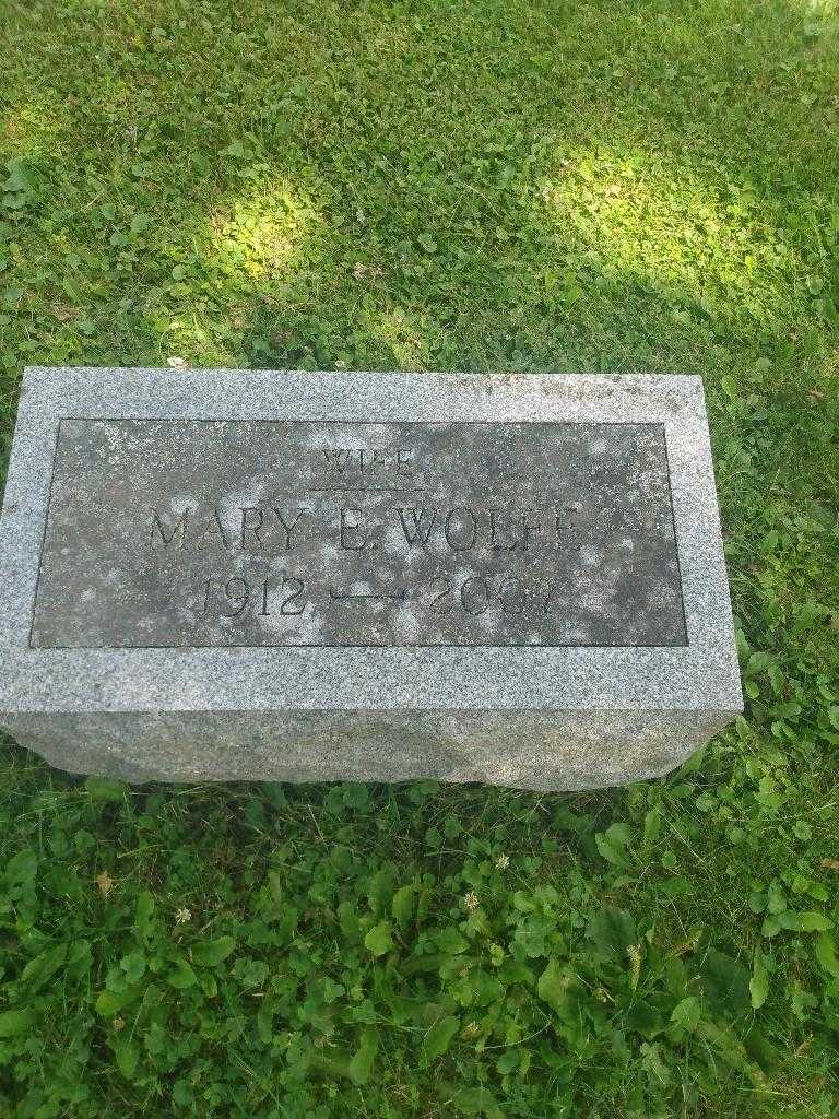 Mary E. Wolfe's grave. Photo 2