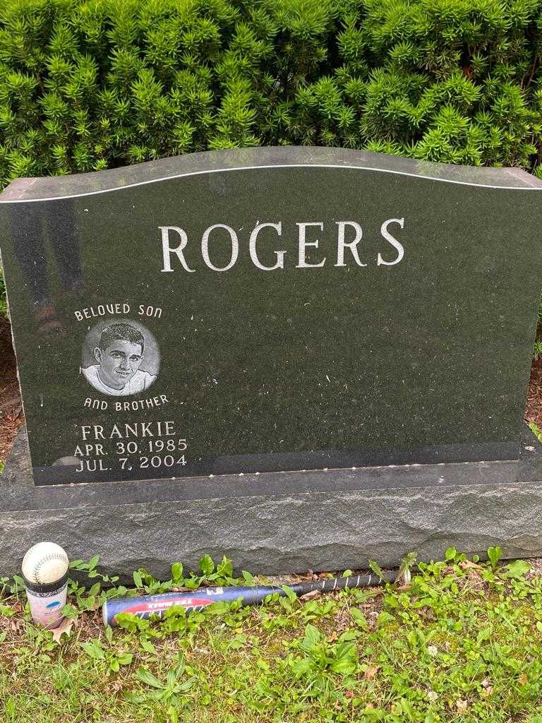 Frankie Rogers's grave. Photo 3
