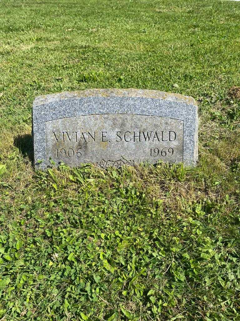 Vivian E. Schwald's grave. Photo 3