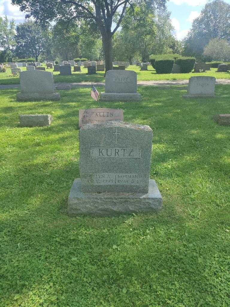 Evelyn A. Kurtz's grave. Photo 1