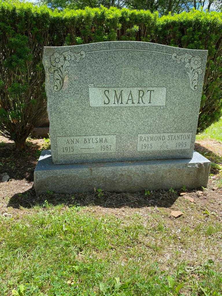 Ann Smart Bylsma's grave. Photo 2
