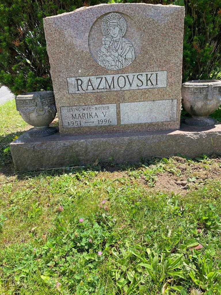Marika V. Razmovski's grave. Photo 2