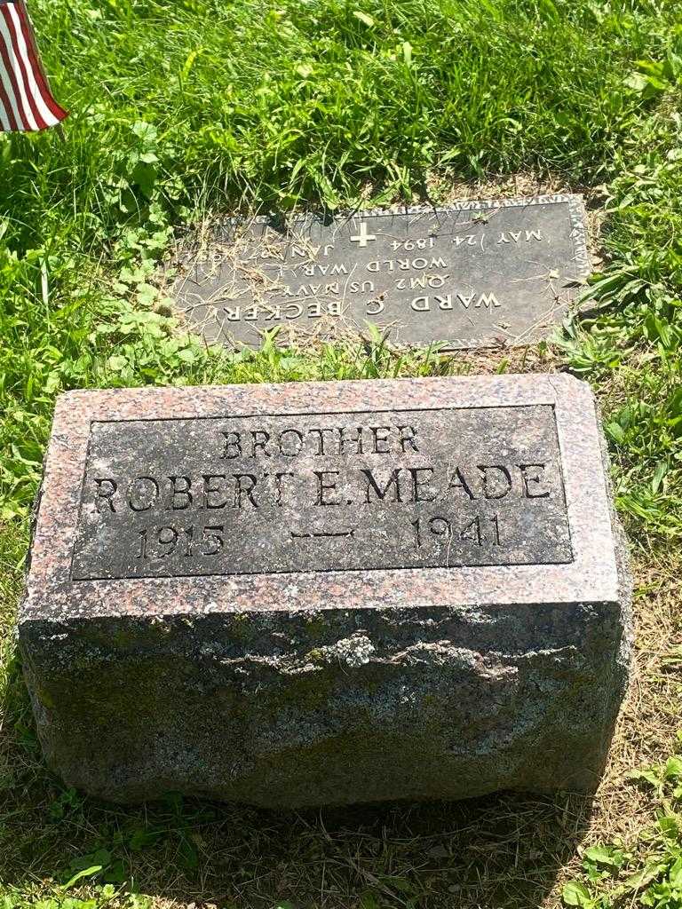 Robert E. Meade's grave. Photo 3