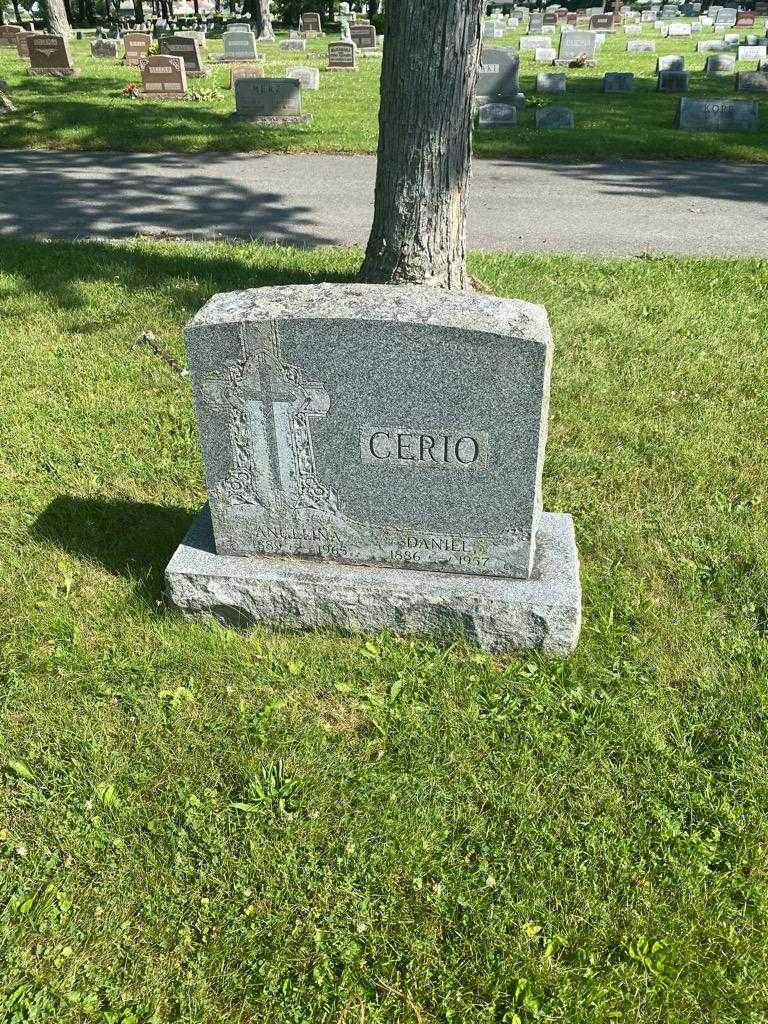 Daniel Cerio's grave. Photo 2
