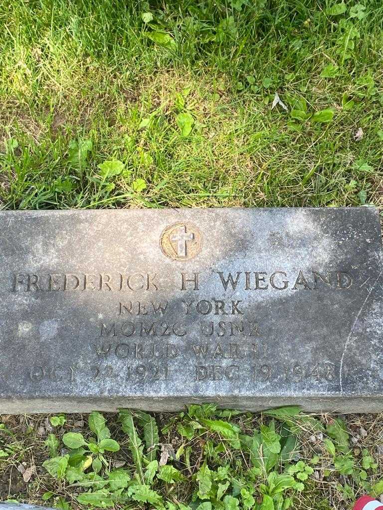 Frederick H. Wiegand's grave. Photo 3