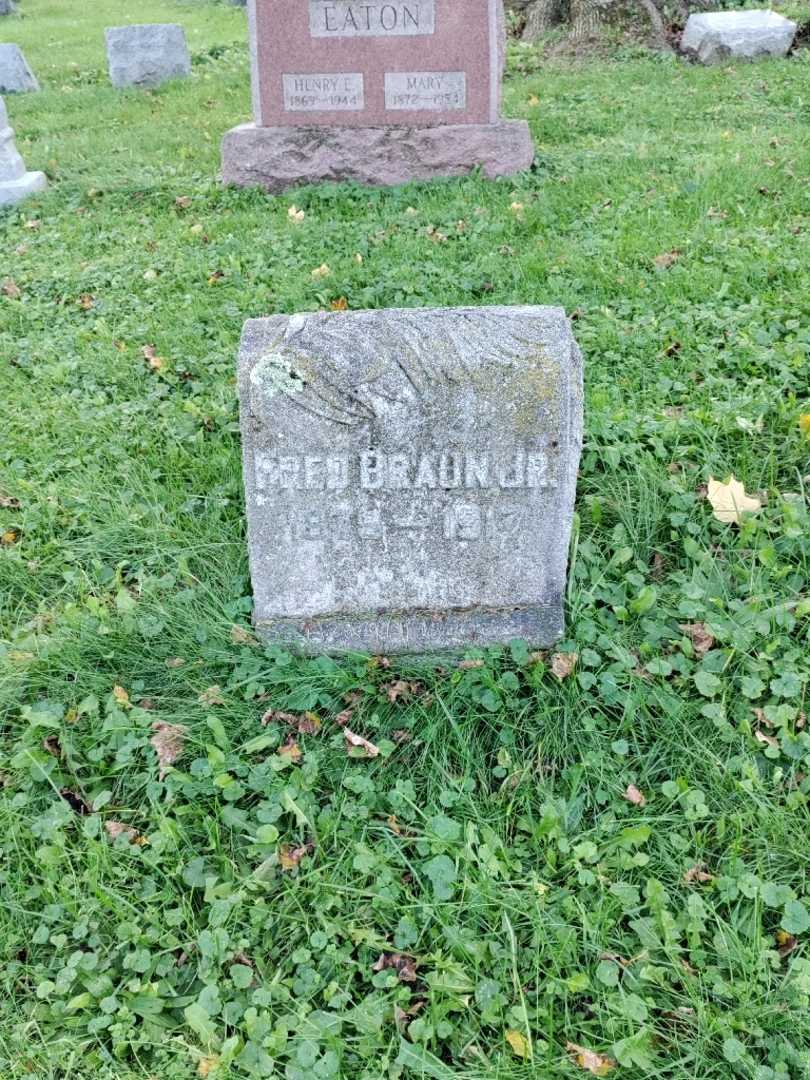 Fred Braun Junior's grave. Photo 2