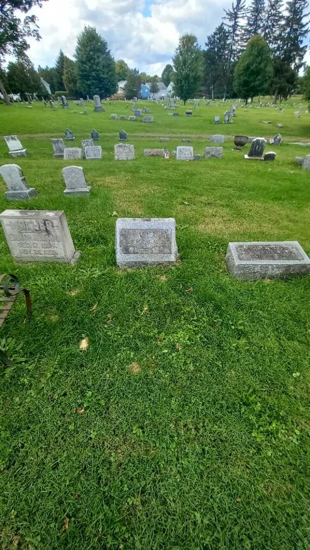 William J. Mumford's grave. Photo 1