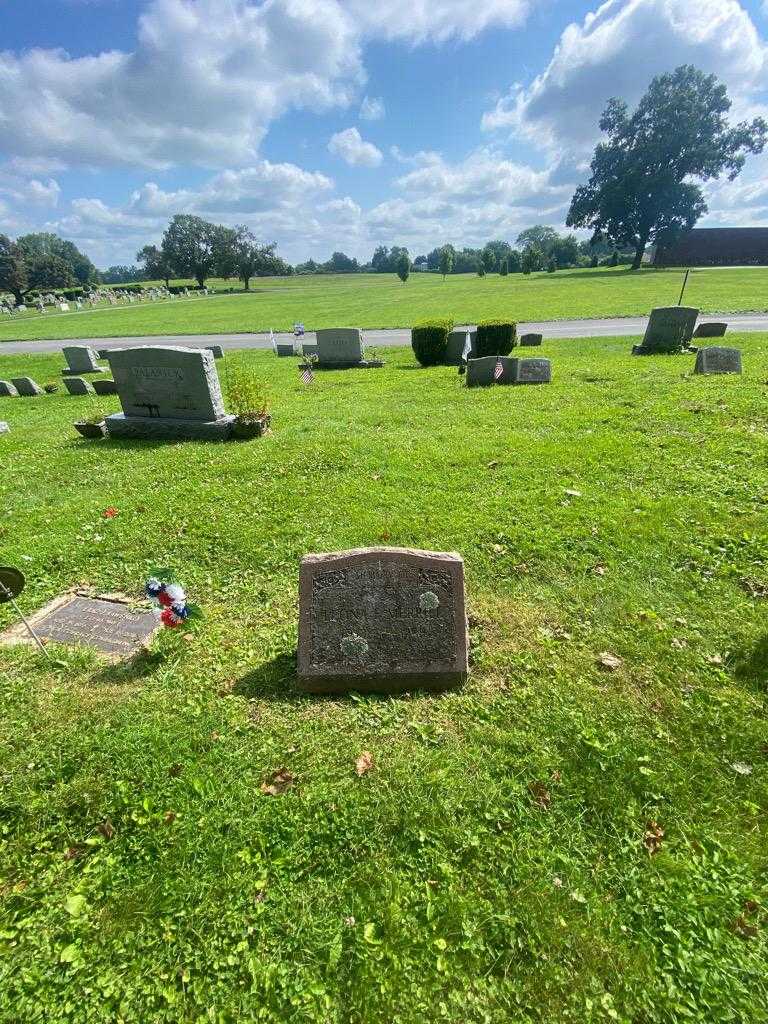 Leona F. Merrill's grave. Photo 1
