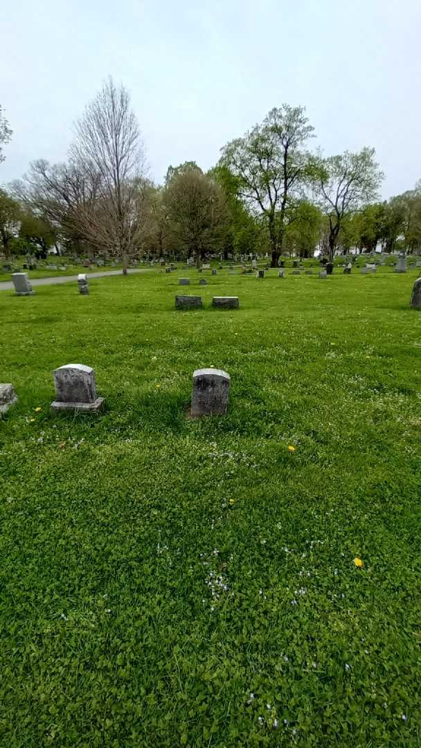 George Dello's grave. Photo 1