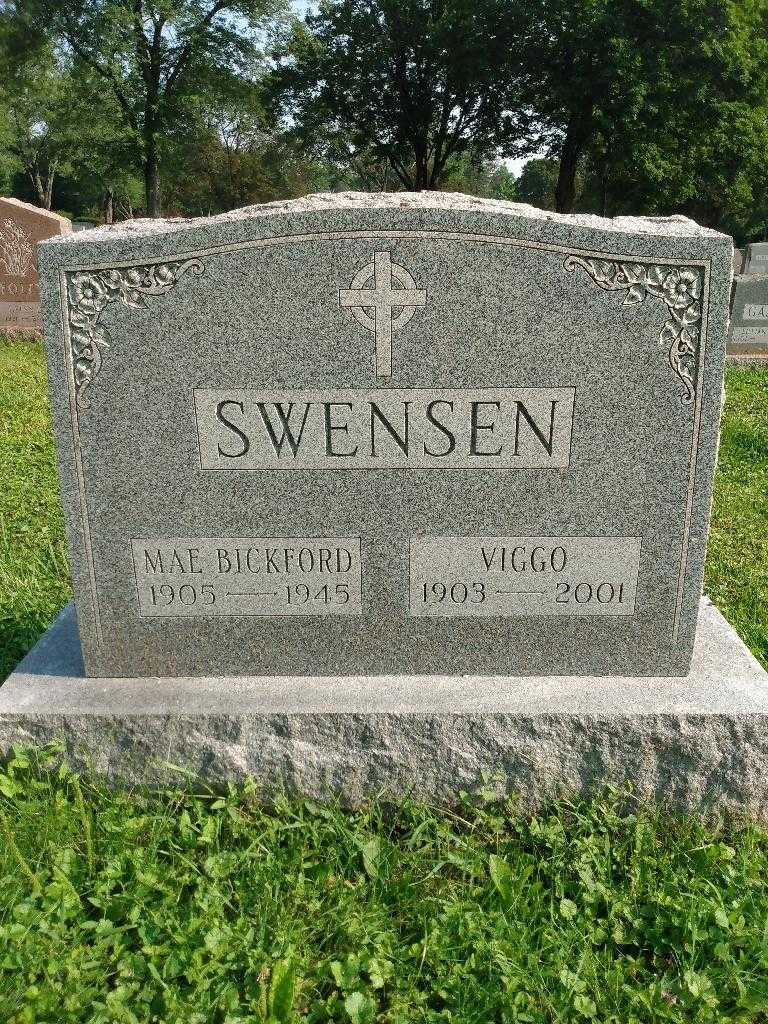 Mae Swensen Bickford's grave. Photo 3