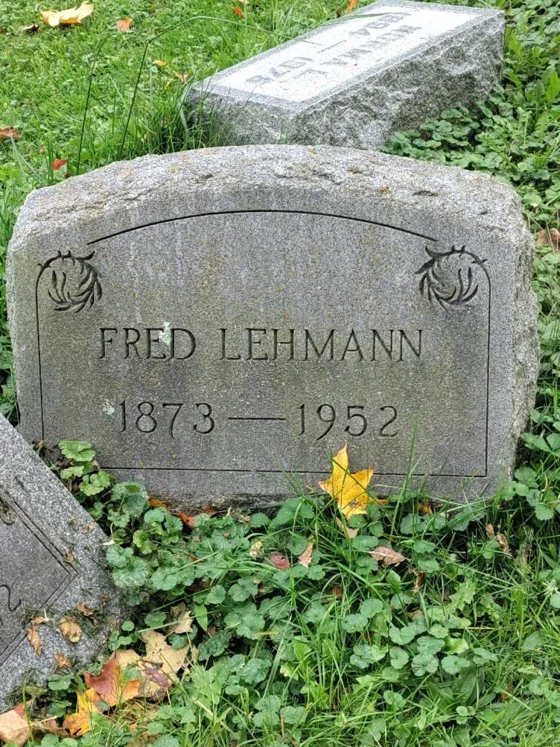 Fred Lehmann's grave. Photo 3